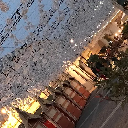 Black&white Ultracentral