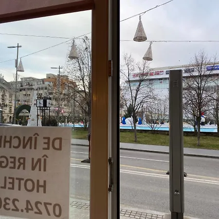 Black&white Ultracentral