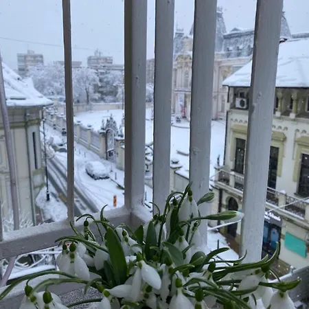 Black&white Ultracentral