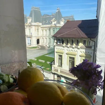 Black&white Ultracentral *