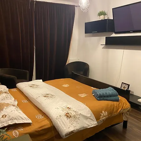 Black&white Ultracentral *