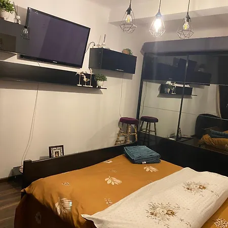 Black&white Ultracentral