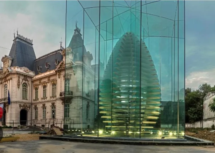 Black&white Ultracentral Daire