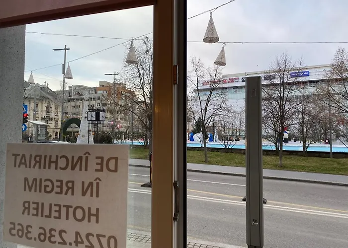 Black&white Ultracentral