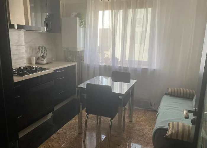 Black&white Ultracentral Daire