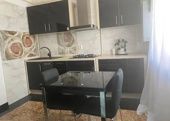 Black&white Ultracentral Daire