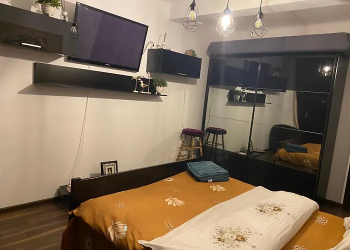 Black&white Ultracentral